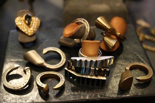 设计师开始为男士设计珠宝