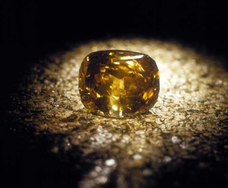 钻石大课堂：金色陛下钻石(Golden Jubilee Diamond)
